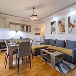 Apartmani Oktobar 06